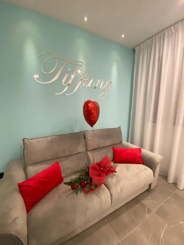 Tiffany - Sl Holiday House Desenzano del Garda 0*,